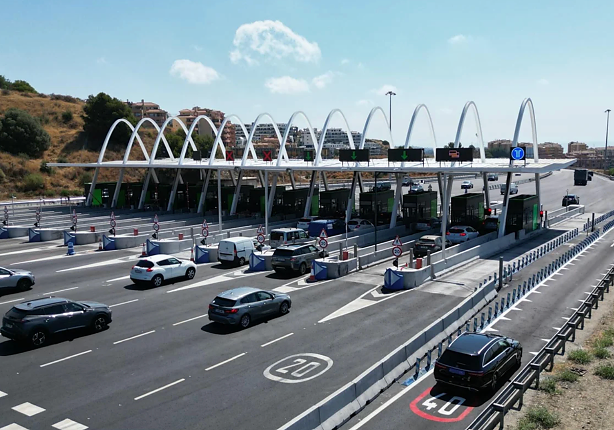 Peaje troncal de Calahonda en la autopista de la Costa del Sol