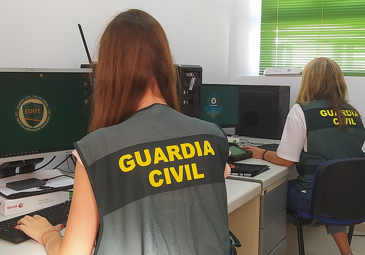 Los especialistas en delitos informáticos de la Guardia Civil