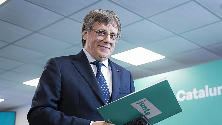 Puigdemont defiende la ruptura con el PSOE apelando al «que os zurzan» de Trias