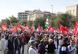 Varios miles de personas protestan en Córdoba por el «deterioro» de la sanidad en Andalucía