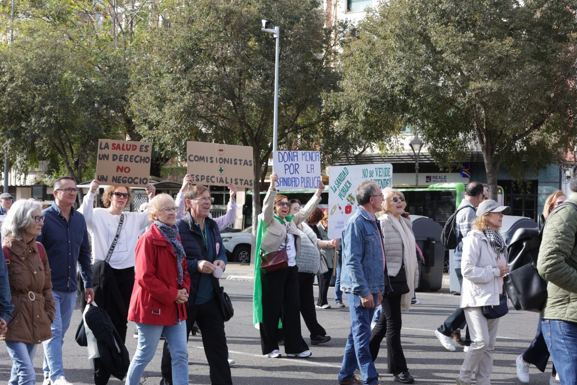La manifestación por la sanidad pública en Córdoba, en imágenes