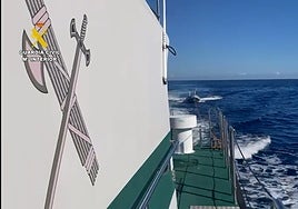 La Guardia Civil intercepta una narcolancha con 4.200 kilos de hachís en Cala Granadella