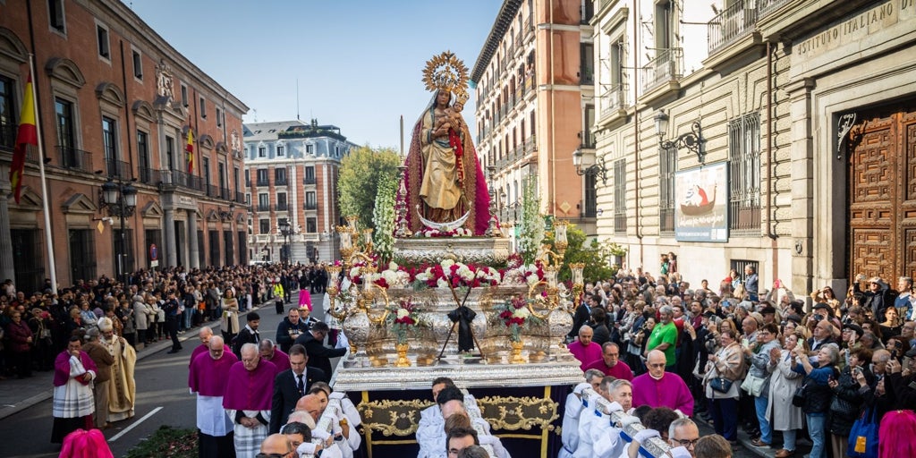 Procesión de la Virgen de la Almudena en Madrid: horario, recorrido y cortes de tráfico hoy