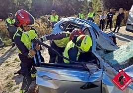 Muere un conductor tras volcar junto a la autovía A-7 en Alicante
