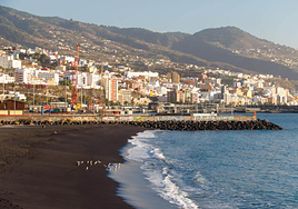 Rescatadas tres personas en apuros, que estaban agarradas a una boya en La Palma