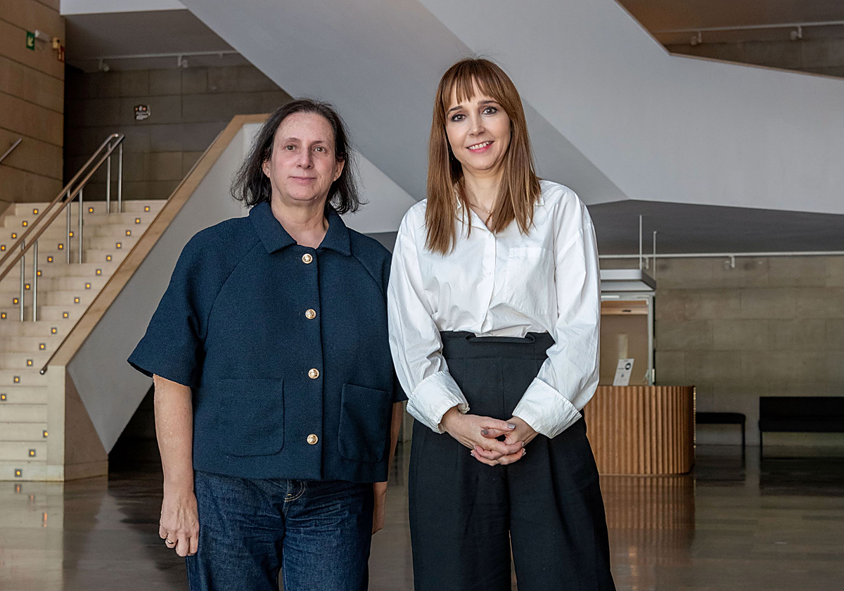 La secretaria autonómica de Cultura, Pilar Tébar, y la directora del IVAM, Blanca de la Torre