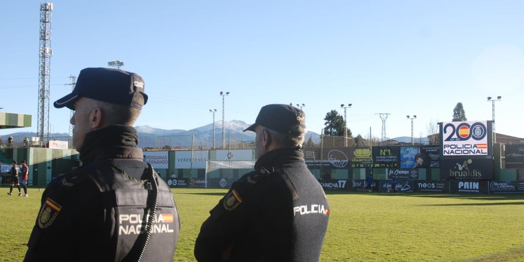 Detenidos seis ultras por agredir con botellas a seguidores del equipo rival antes del partido entre la Segoviana y el Real Ávila