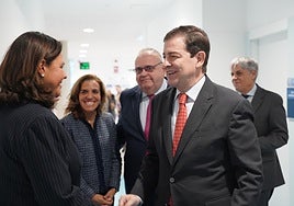 Mañueco anuncia que las unidades del dolor crónico llegarán también «al mundo rural»