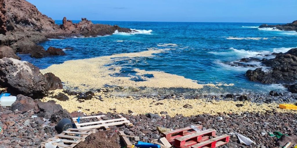 El episodio de contaminación marina que afecta a seis municipios de Gran Canaria podría empeorar con las lluvias