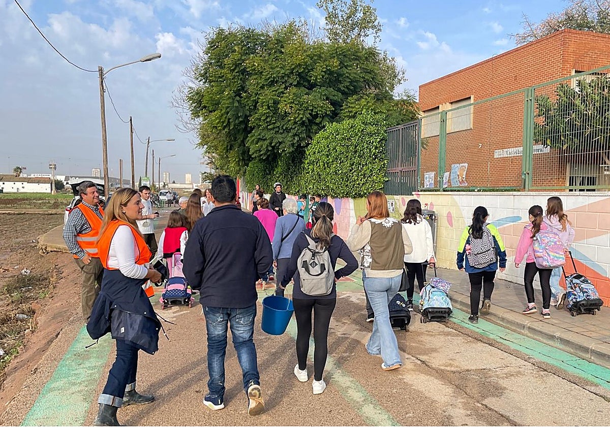 Imagen de archivo de alumnos en un colegio de Valencia