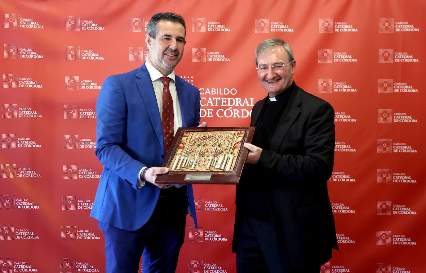 Los reconocimientos por la actuación en el incendio de la Mezquita de Córdoba, en imágenes