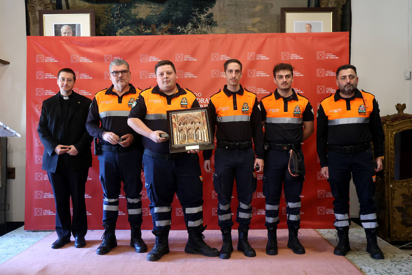 Los reconocimientos por la actuación en el incendio de la Mezquita de Córdoba, en imágenes