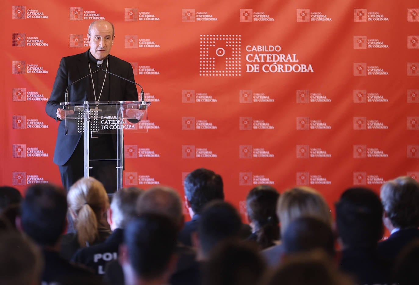 Los reconocimientos por la actuación en el incendio de la Mezquita de Córdoba, en imágenes