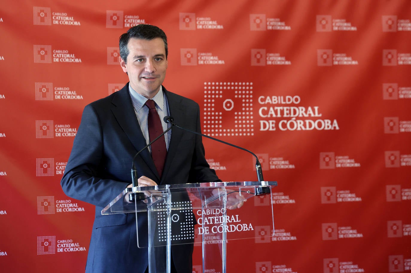 Los reconocimientos por la actuación en el incendio de la Mezquita de Córdoba, en imágenes