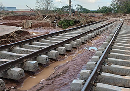 El tren que se detuvo con la dana: la línea C-3 de Cercanías sigue sin fecha de reapertura total un año después