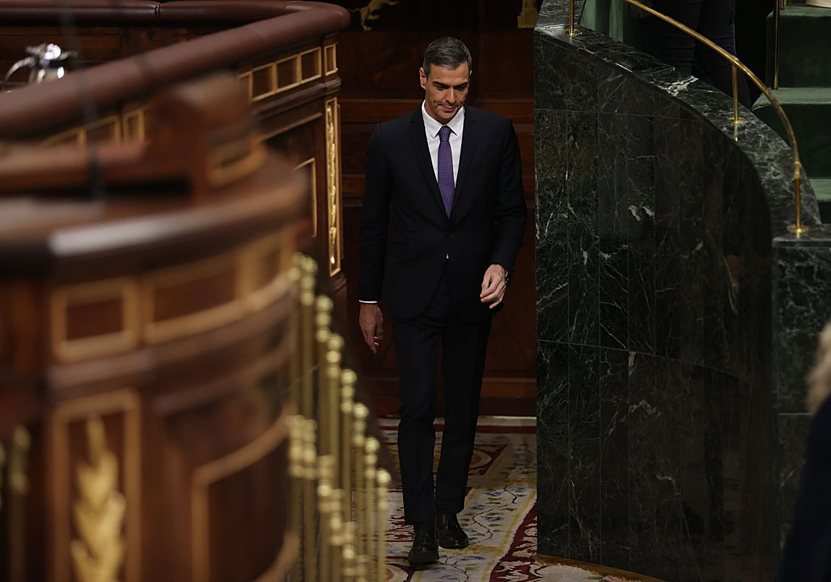 Pedro Sánchez abre la campaña y se erige en oposición a los Gobiernos del PP