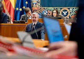 Azcón llama a detener «el trasvase de energía» de Aragón hacia otras comunidades: quiere que la producida en la región se quede y consuma en ella