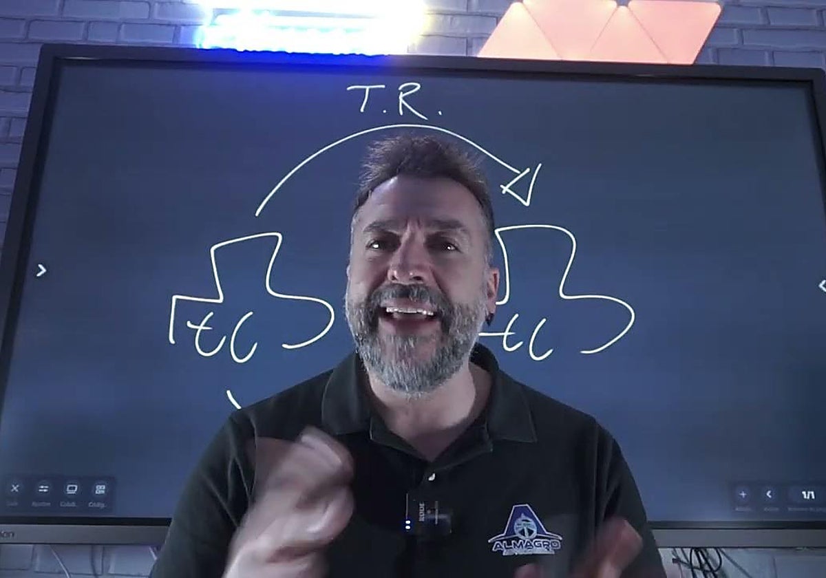 Carlos, profesor de la Autoescuela Almagro de LA Línea de la Concepción