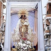 La imagen peregrina de la Virgen de los Desamparados visita este fin de semana Benetússer