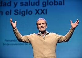 Fernando Simón vuelve a escena en el décimo Congreso aragonés del Cáncer