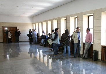 La Fiscalía solicita prisión permanente para la madre acusada de matar a su recién nacido en Albacete tirándolo a la basura