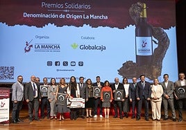 Ana Iris Simón, Álvaro Casares, Ana Obregón y 'El Cautivo' reciben los Premios Solidarios DO La Mancha 2025