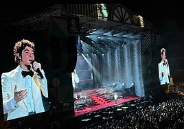 Bisbal vuelve a los escenarios en Almería para iniciar una gira que llenará de magia la Navidad