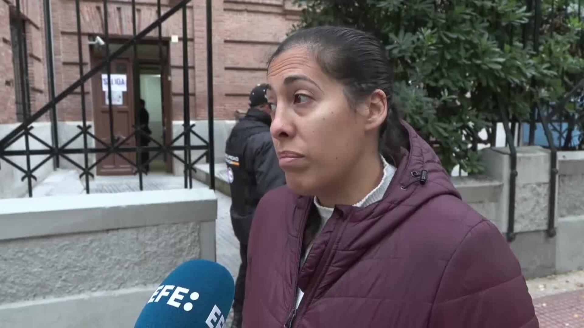 Los chilenos acuden a las urnas en España entre deseos de continuidad y ganas de cambio