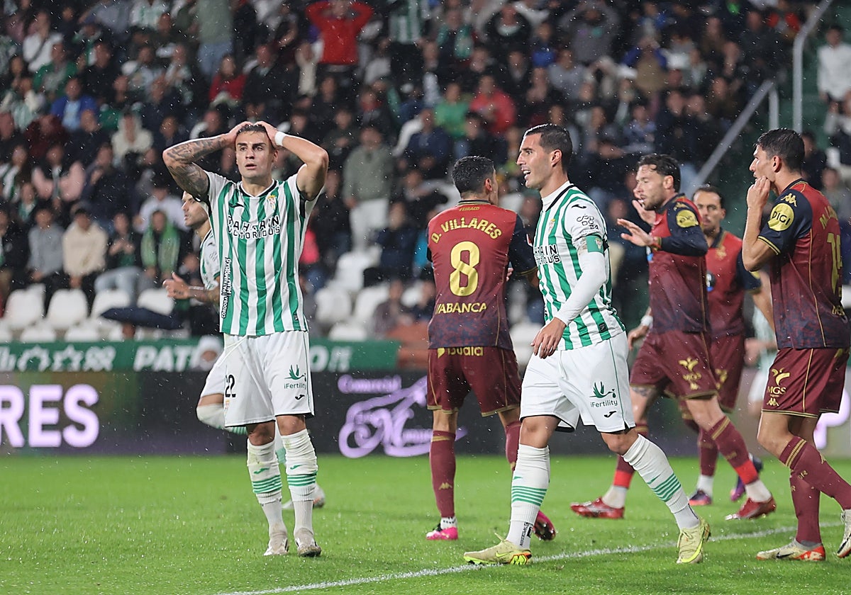 Las notas de los jugadores del Córdoba CF tras la derrota ante el Deportivo