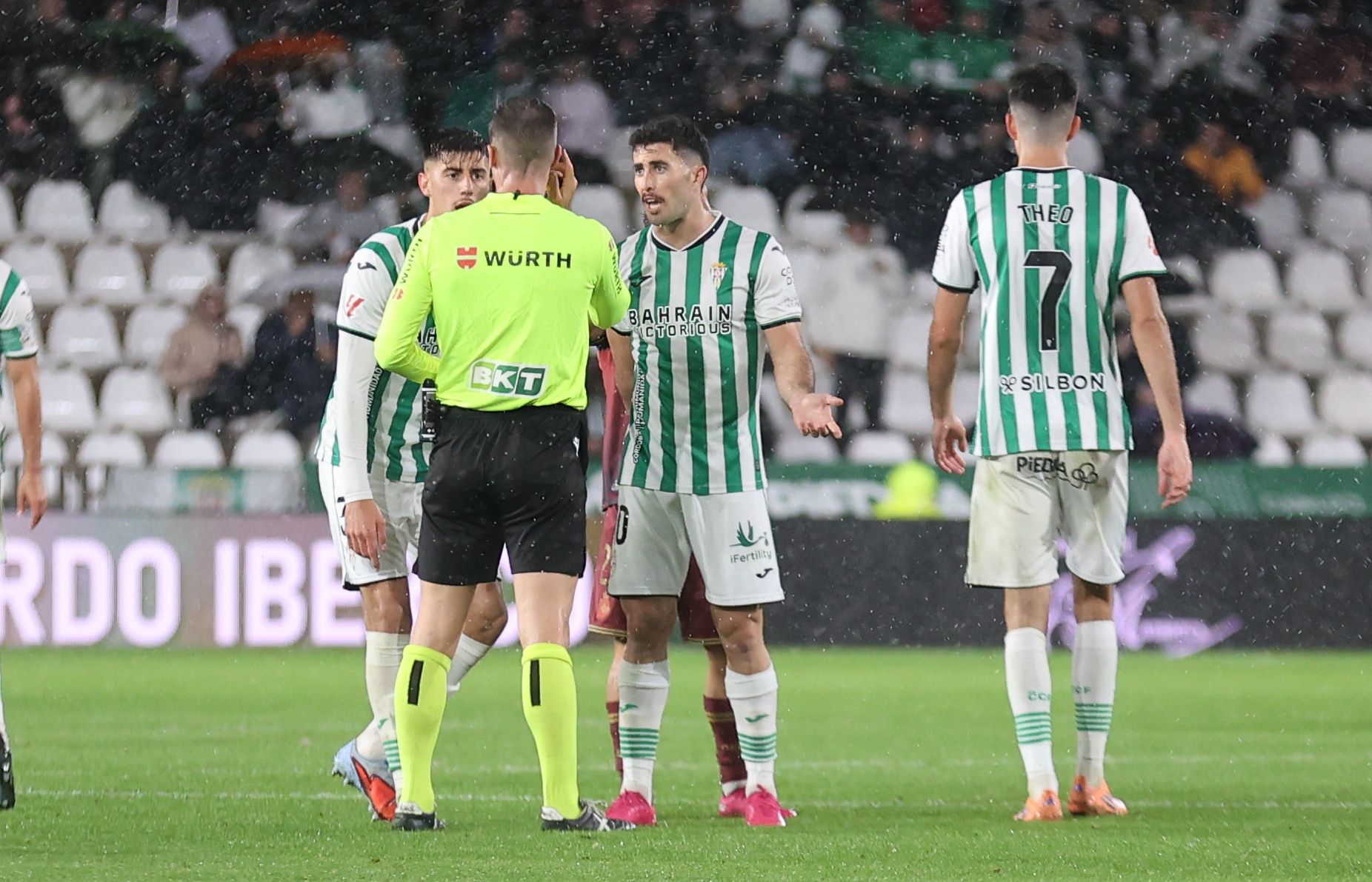 La dolorosa derrota del Córdoba ante el Deportivo, en imágenes