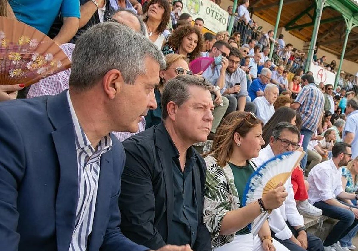 El presidente Page en un festejo taurino en 'La Caprichosa' de Talavera de la Reina, Toledo