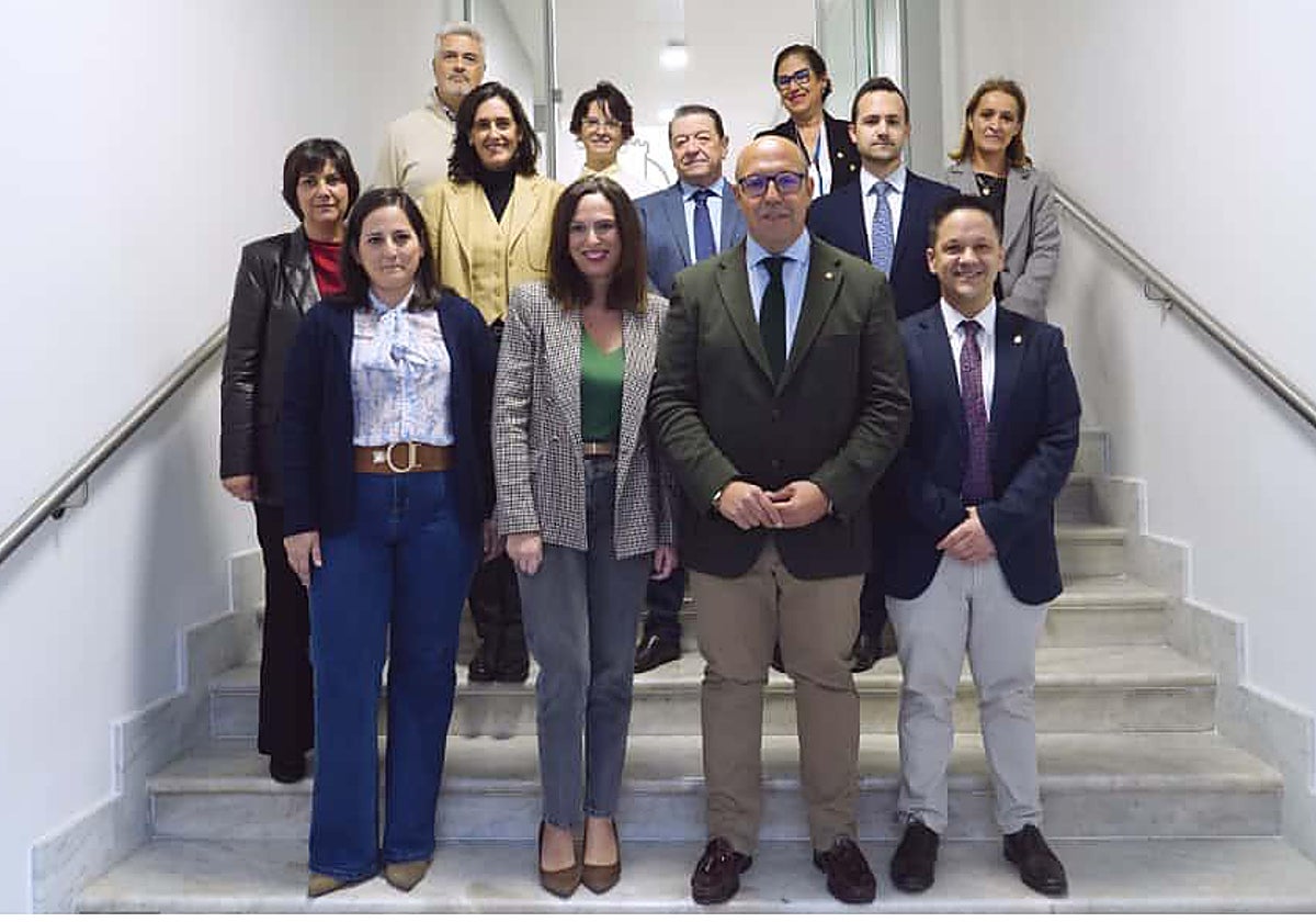 La consejera de Fomento junto al alcalde de Rute en la reunión de este lunes