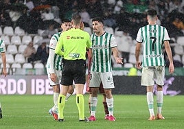 El VAR y el penalti controvertido del Córdoba CF: lo que se habló con el árbitro Álvaro Moreno