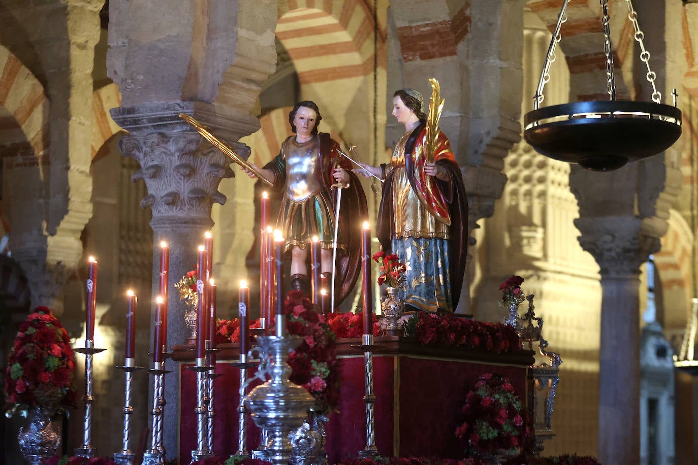 Los colegios de la Fundación Santos Mártires honran a los patronos de Córdoba en la Catedral, en imágenes