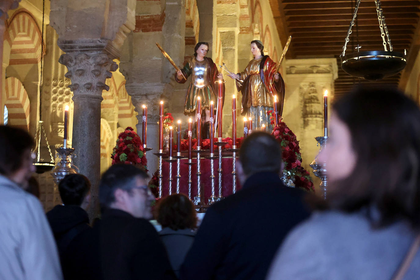Los colegios de la Fundación Santos Mártires honran a los patronos de Córdoba en la Catedral, en imágenes