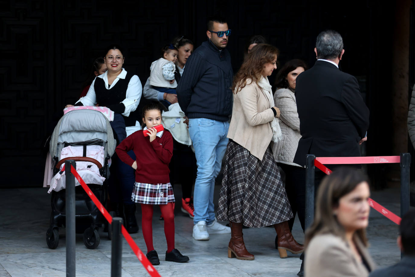 Los colegios de la Fundación Santos Mártires honran a los patronos de Córdoba en la Catedral, en imágenes
