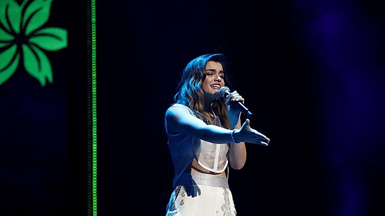 Dellafuente, Amaia, Israel Fernández y Yerai Cortés protagonizan un concierto sorpresa en Sol