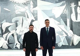 Sánchez y Zelenski sellan su alianza con 817 millones de euros para Ucrania