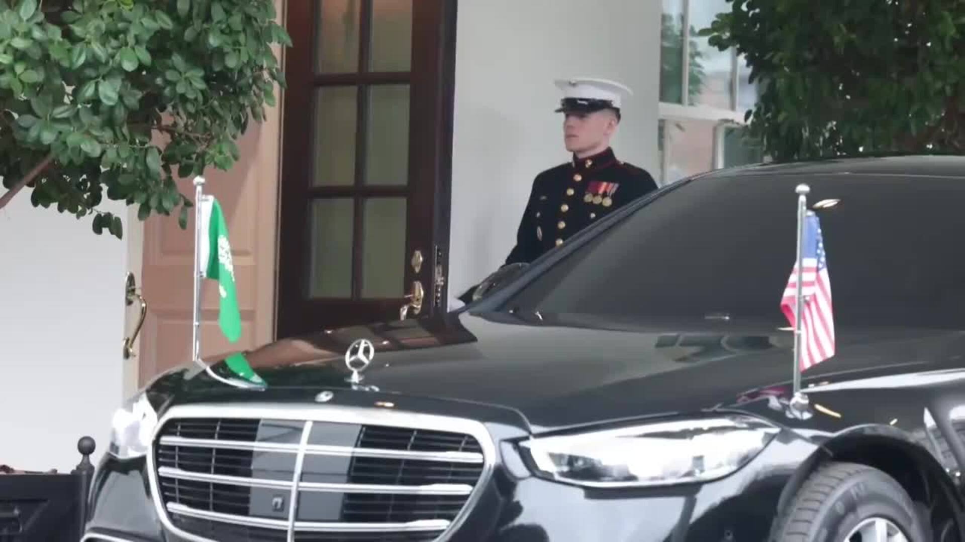 El príncipe saudí Mohammed bin Salman llega a Washington para ser recibido por Trump