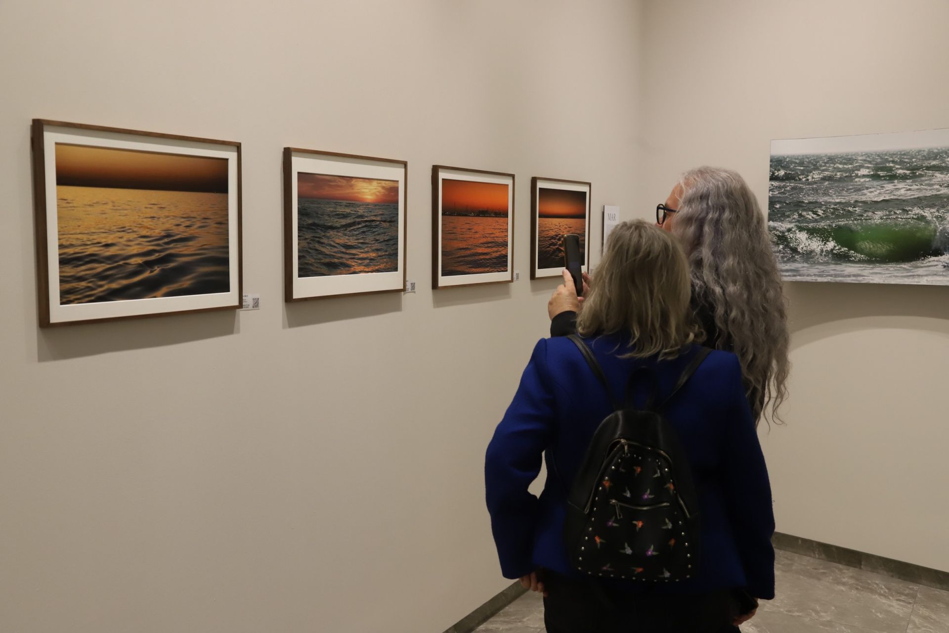 La exposición de fotografía de Rafael E. Cárdenas en la fundación Caja Rural del Sur de Córdoba, en imágenes