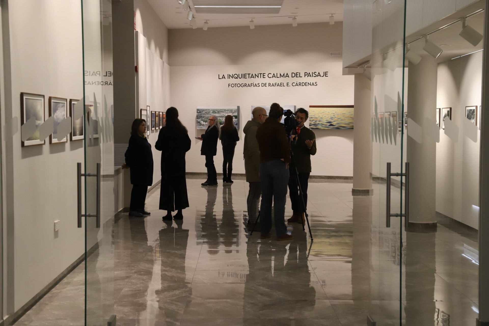 La exposición de fotografía de Rafael E. Cárdenas en la fundación Caja Rural del Sur de Córdoba, en imágenes