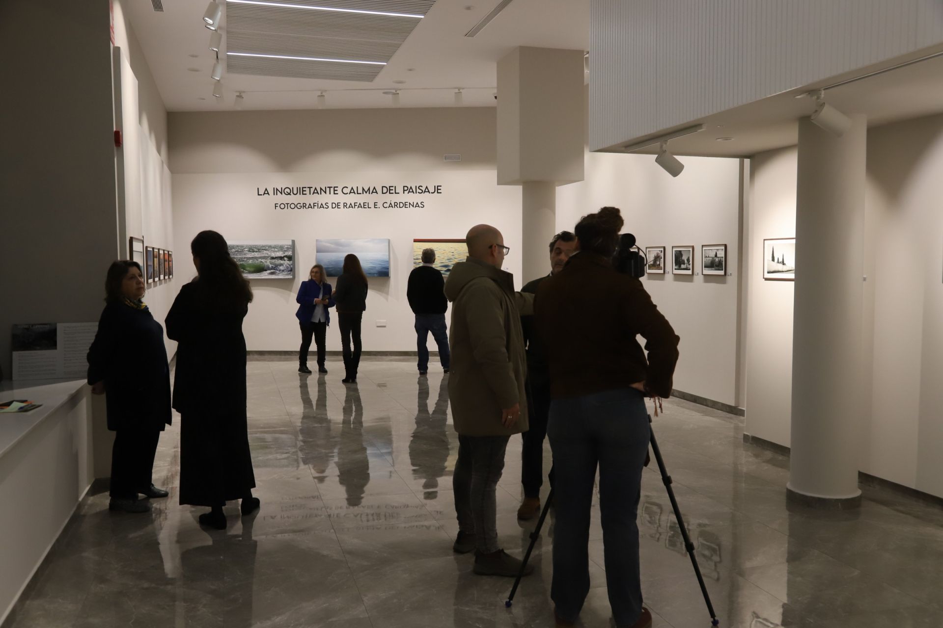 La exposición de fotografía de Rafael E. Cárdenas en la fundación Caja Rural del Sur de Córdoba, en imágenes