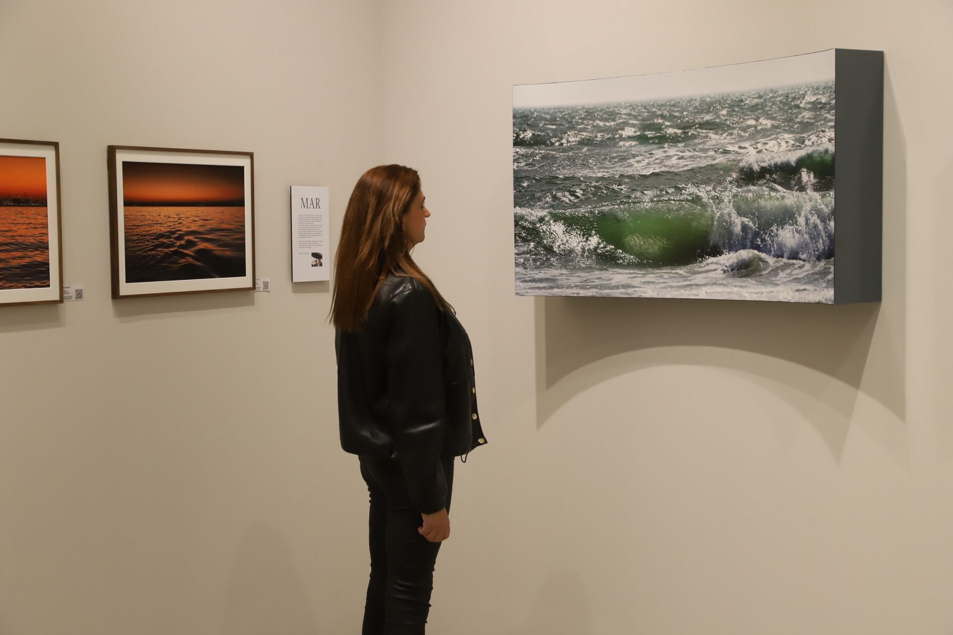 La exposición de fotografía de Rafael E. Cárdenas en la fundación Caja Rural del Sur de Córdoba, en imágenes