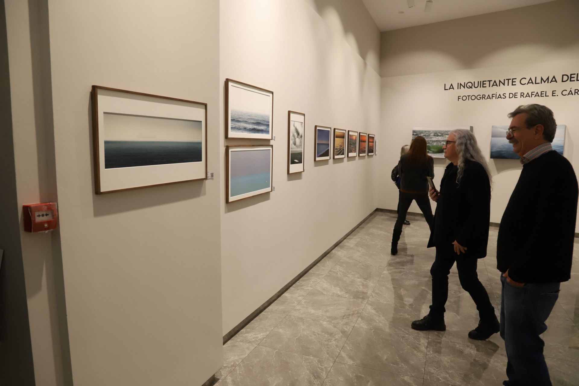 La exposición de fotografía de Rafael E. Cárdenas en la fundación Caja Rural del Sur de Córdoba, en imágenes