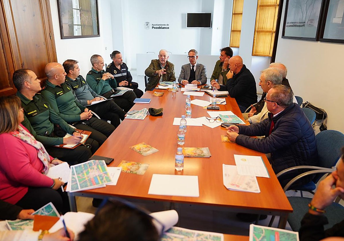 Reunión de la Junta Local de Seguridad previa a la coronación canónica de la Virgen de Luna