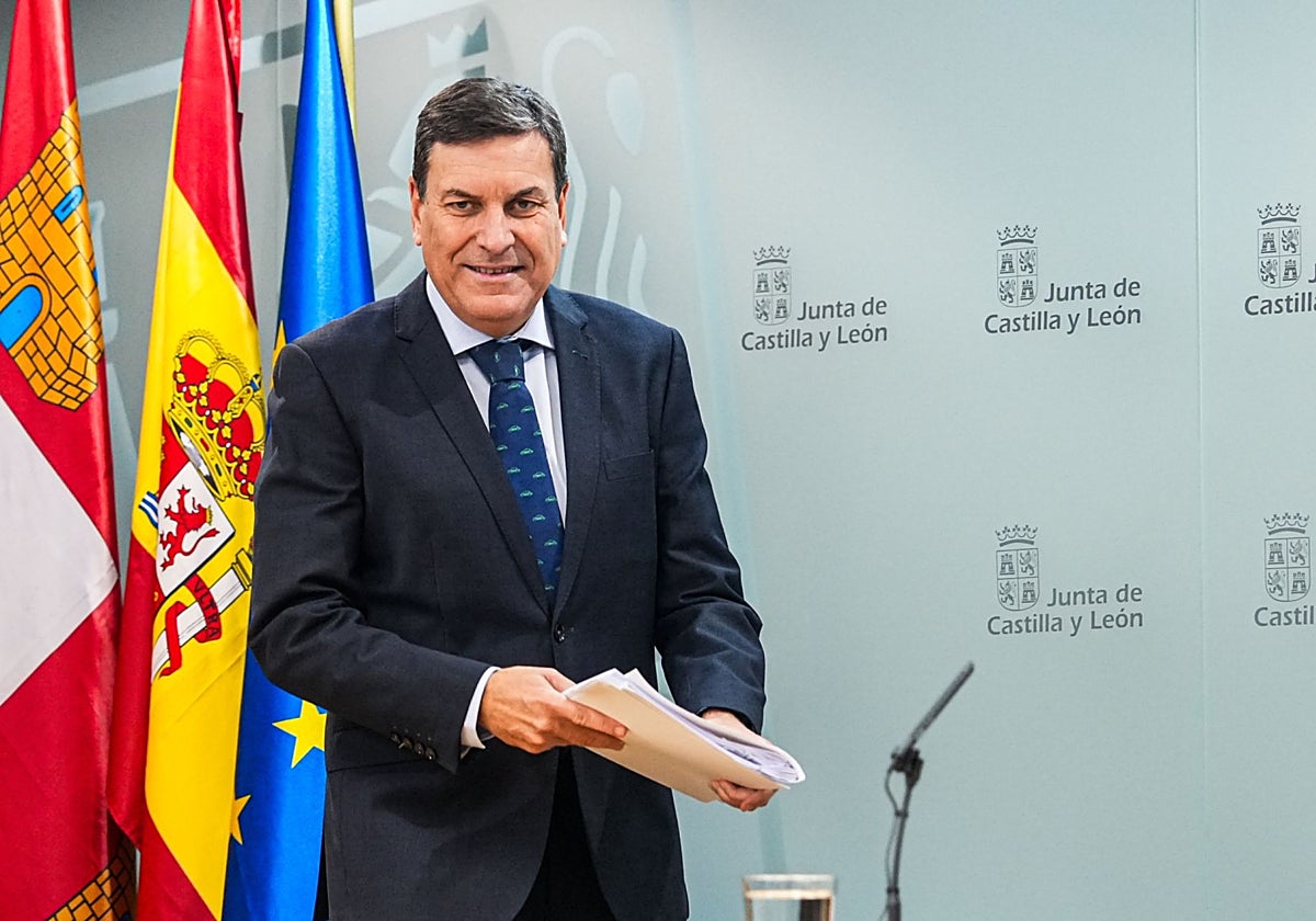 El portavoz de la Junta de Castilla y León y consejero de Economía, Carlos Fernández Carriedo
