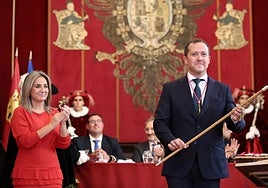 A Velázquez se le complica la legislatura: Vox, PSOE e IU hacen tambalear el escenario municipal