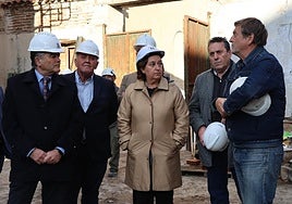 Cedillo supervisa el avance de la rehabilitación en la Casa de los Canónigos de Talavera