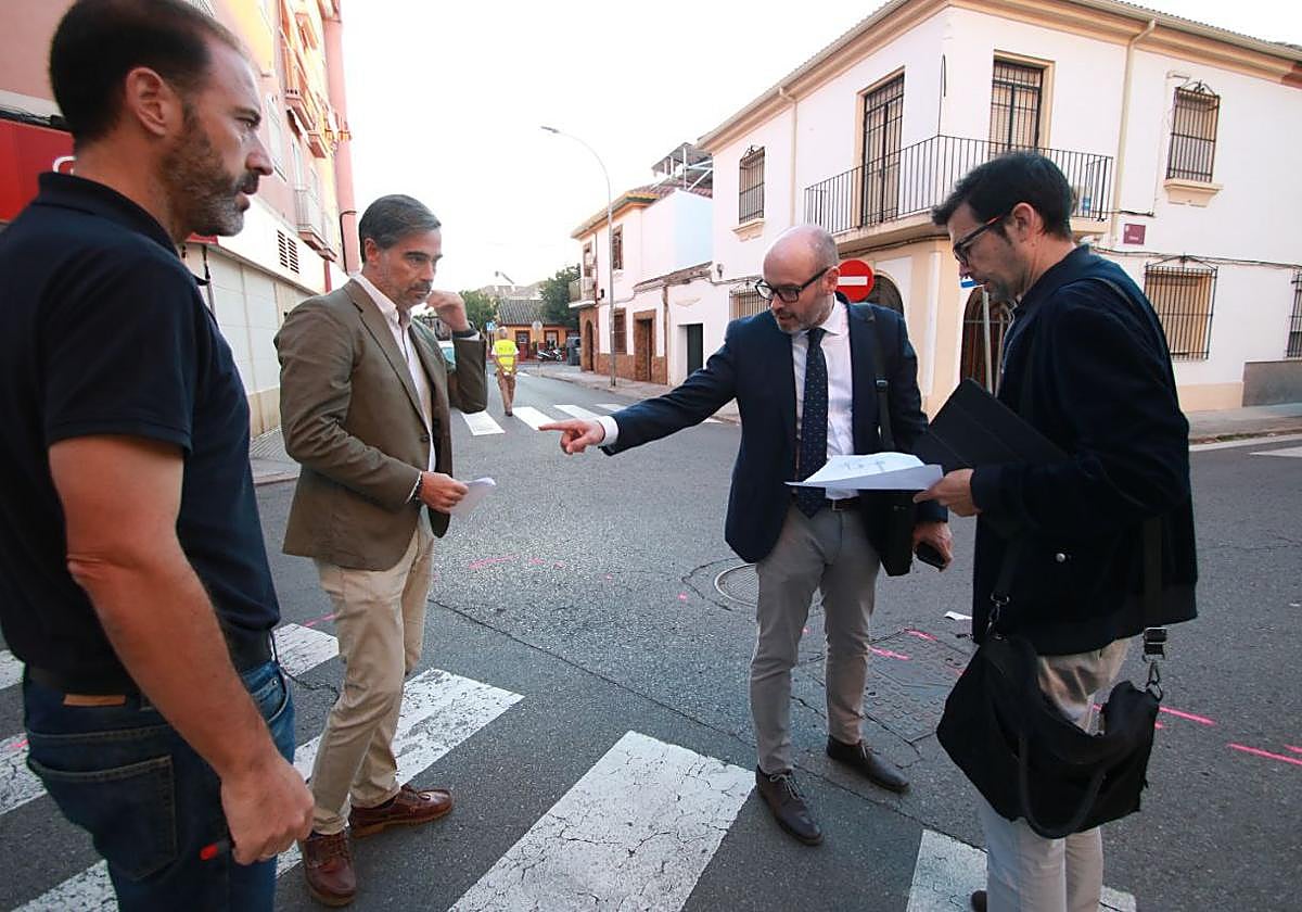 El edil de Inclusión, Bernardo Jordano, visitando una actuación del Ayuntamiento