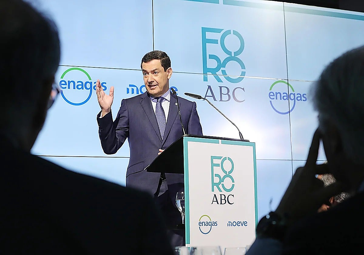 El presidente andaluz, Juanma Moreno, en el reciente foro de ABC Sevilla